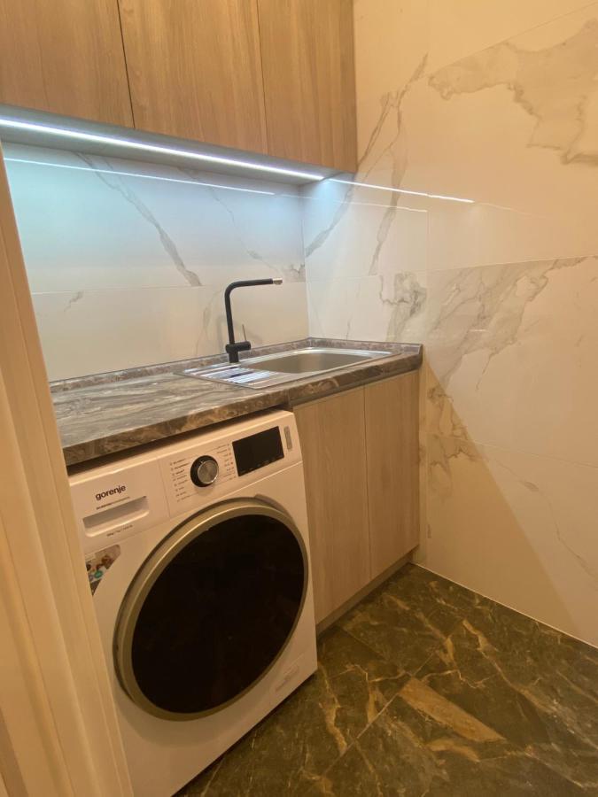 Modern Classic 2 Bedroom Apartment Near Most City Dnipro Esterno foto