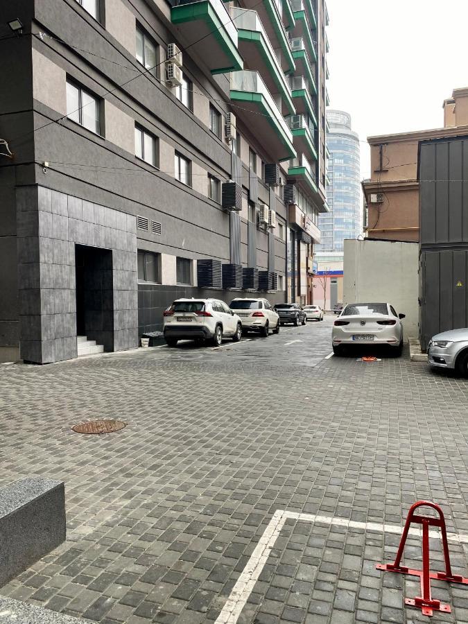 Modern Classic 2 Bedroom Apartment Near Most City Dnipro Esterno foto
