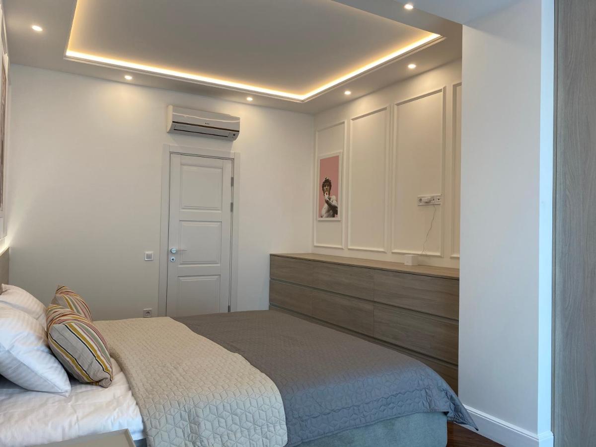 Modern Classic 2 Bedroom Apartment Near Most City Dnipro Esterno foto