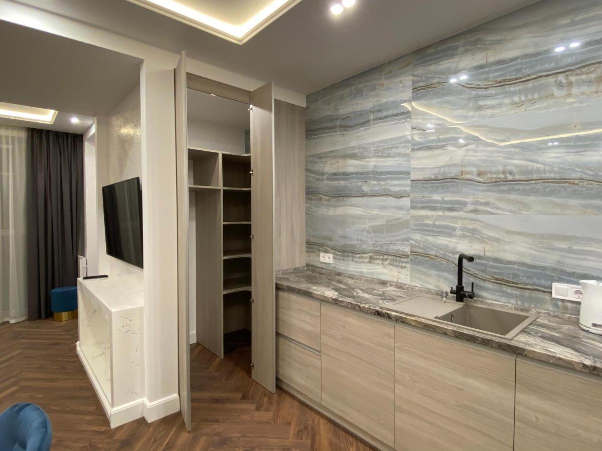 Modern Classic 2 Bedroom Apartment Near Most City Dnipro Esterno foto