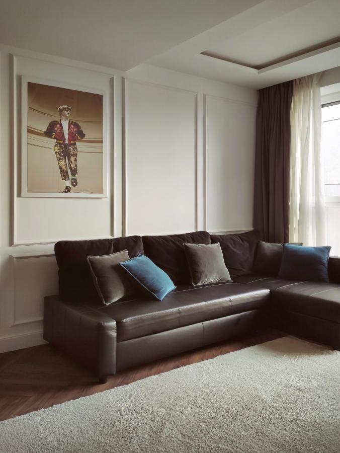 Modern Classic 2 Bedroom Apartment Near Most City Dnipro Esterno foto