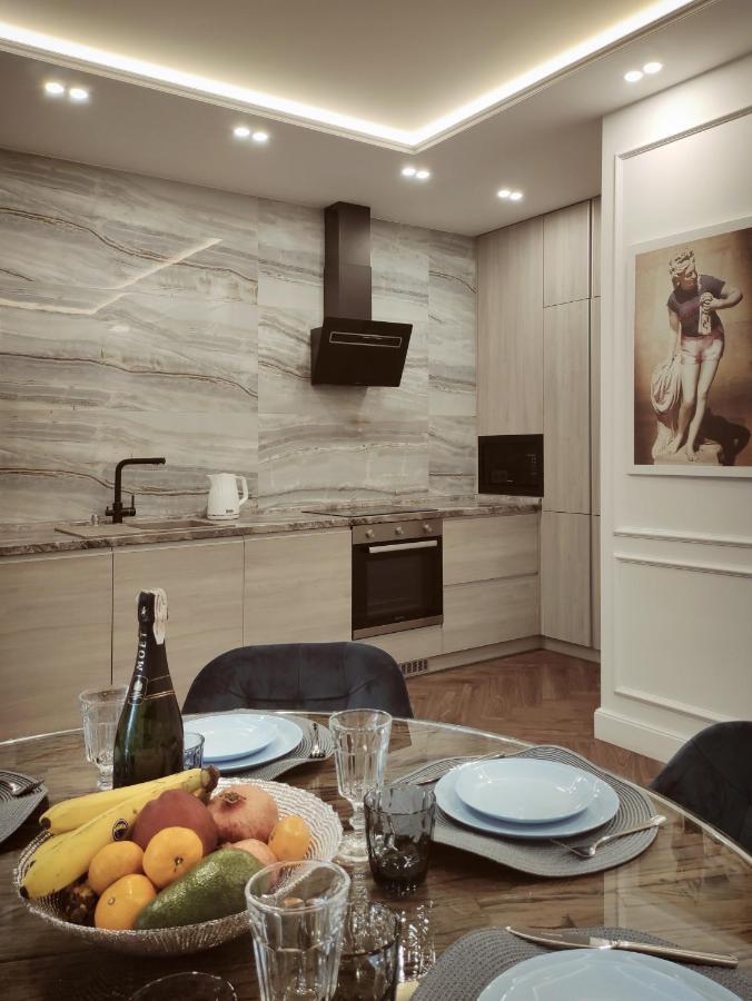 Modern Classic 2 Bedroom Apartment Near Most City Dnipro Esterno foto